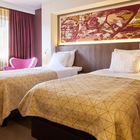 Auberge Du Bonheur Тилбург Экстерьер фото