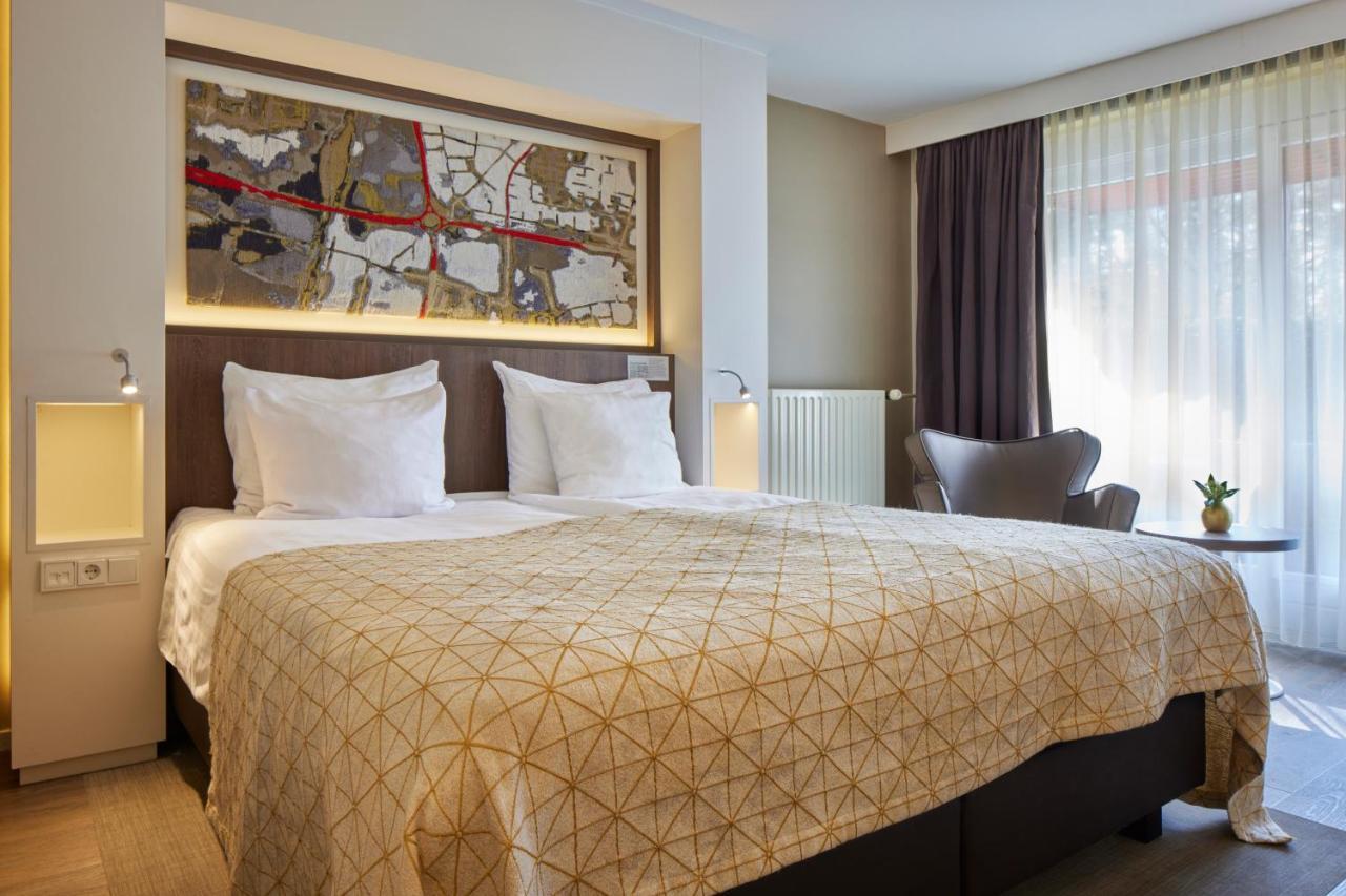 Auberge Du Bonheur Тилбург Экстерьер фото